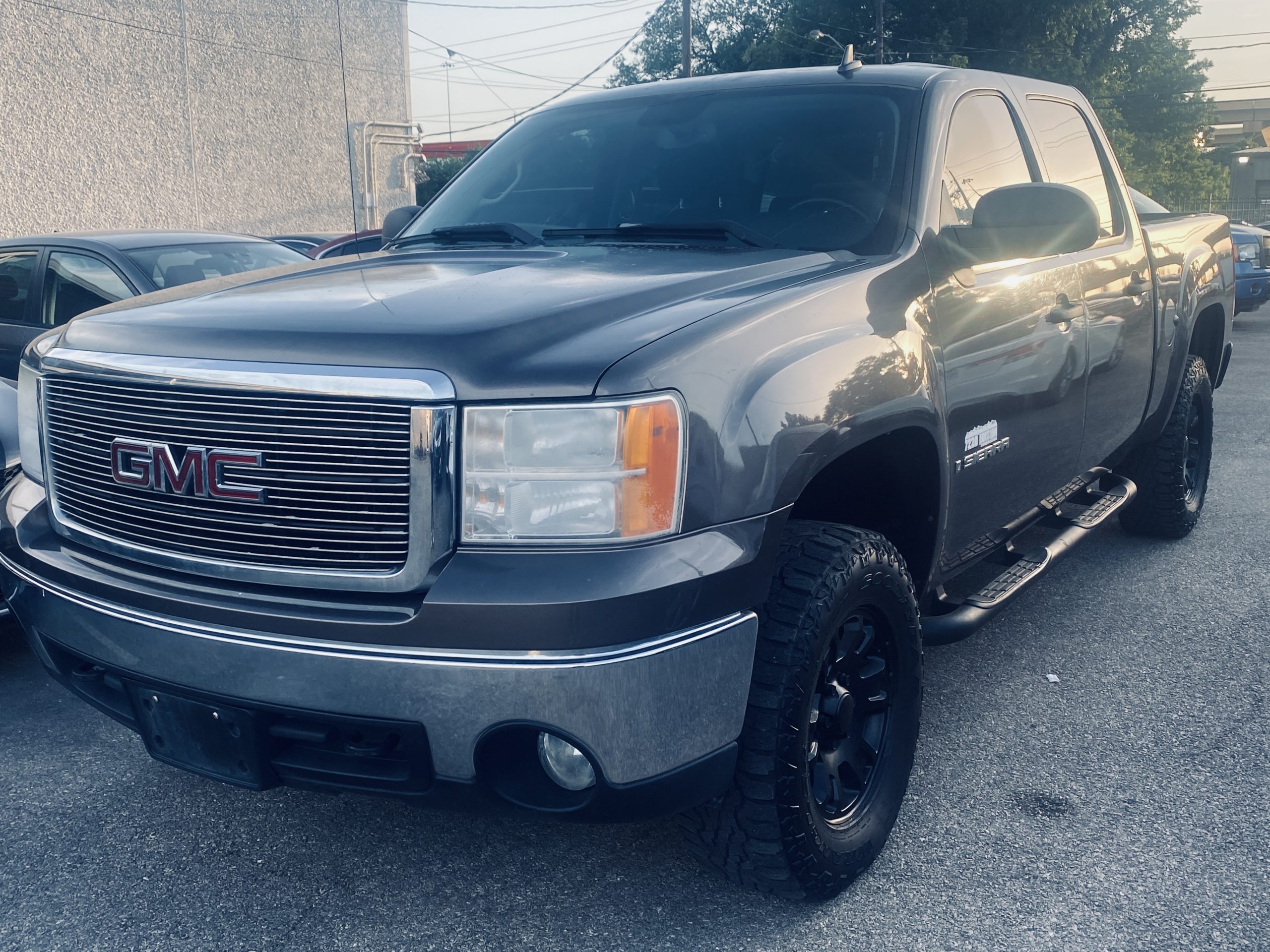 2008 GMC SIERRA 1500 CREW CAB SLE PICKUP 4D 5 3/4 FT