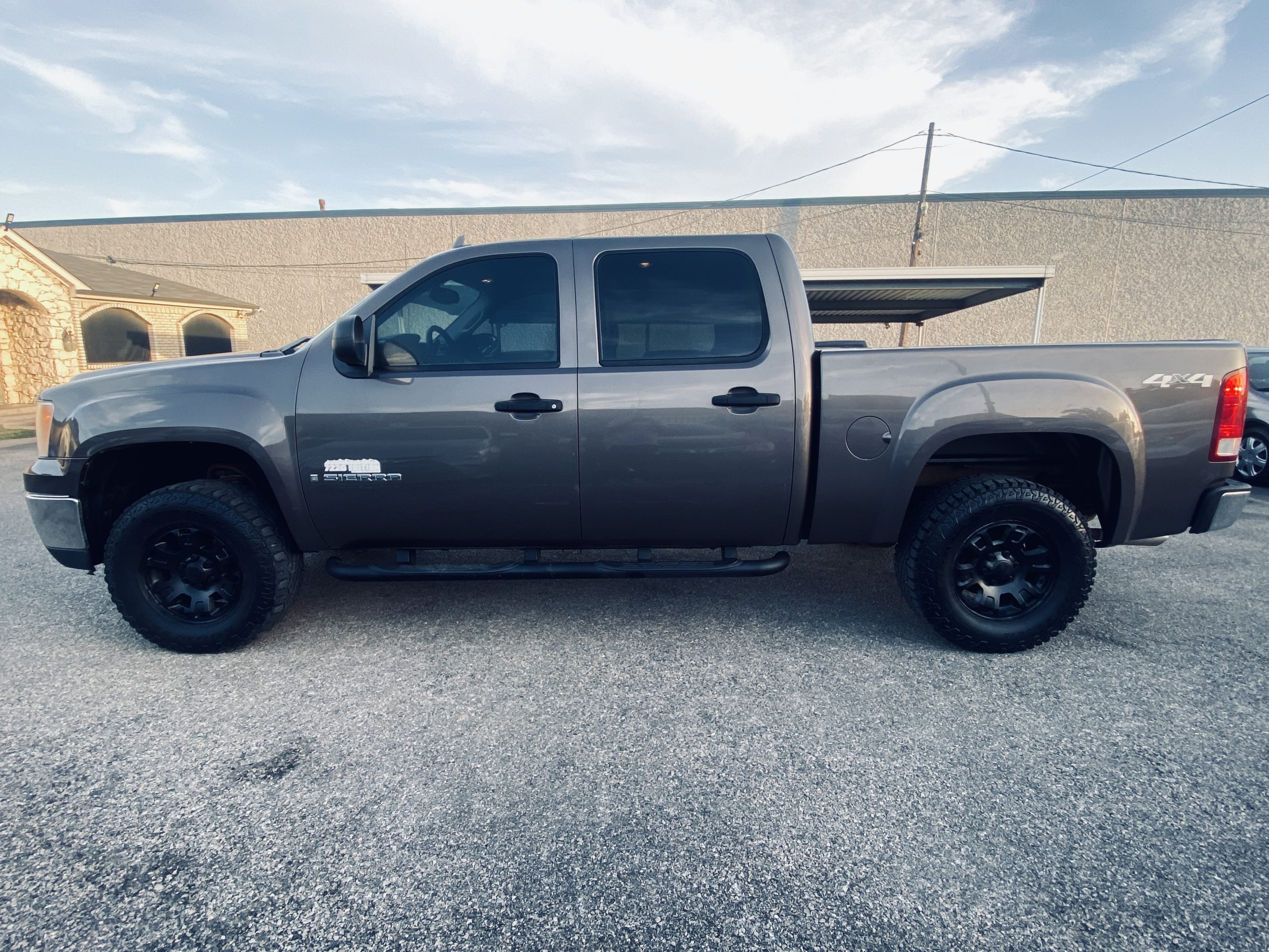2008 GMC SIERRA 1500 CREW CAB SLE PICKUP 4D 5 3/4 FT