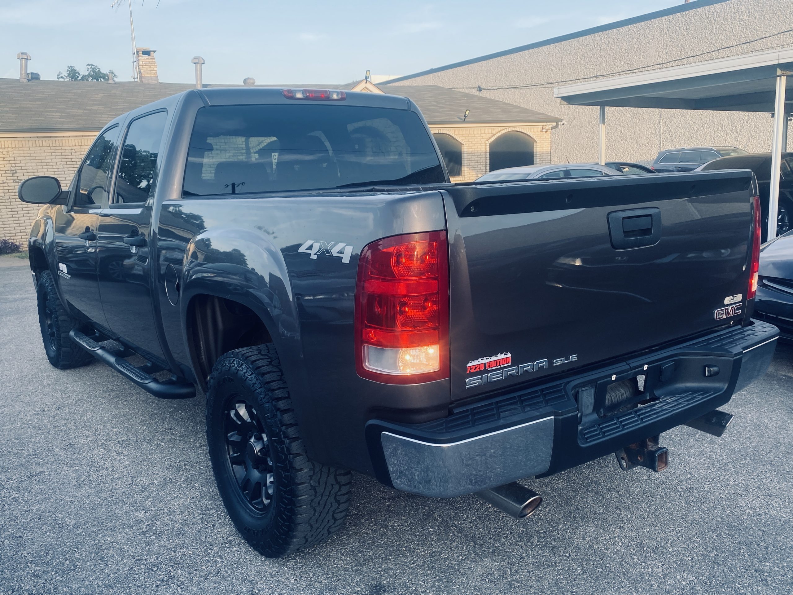 2008 GMC SIERRA 1500 CREW CAB SLE PICKUP 4D 5 3/4 FT
