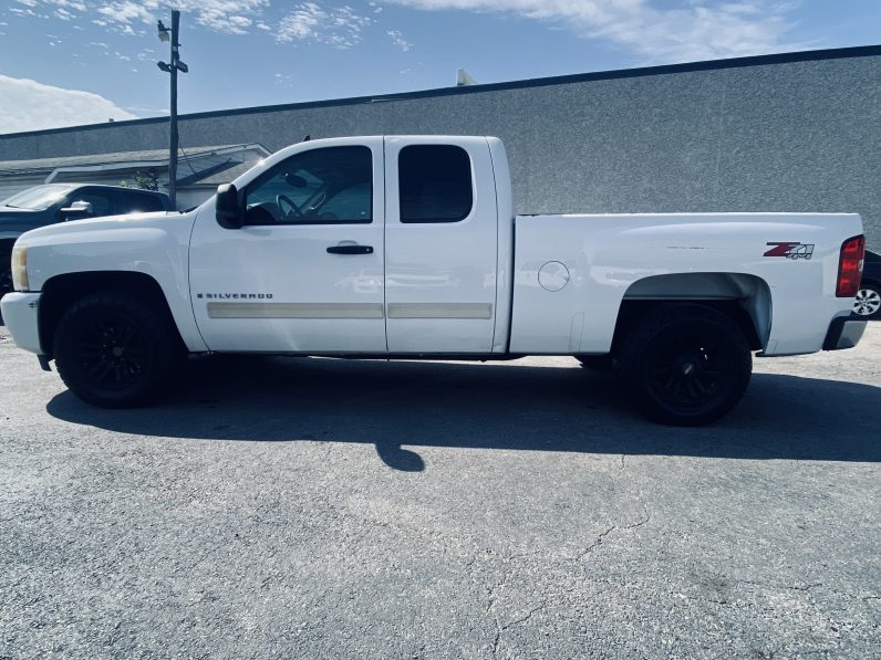 
								2009 CHEVROLET SILVERADO 1500 EXTENDED CAB LT PICKUP 4D 6 1/2 FT full									