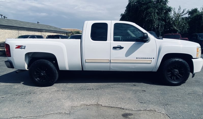 
								2009 CHEVROLET SILVERADO 1500 EXTENDED CAB LT PICKUP 4D 6 1/2 FT full									