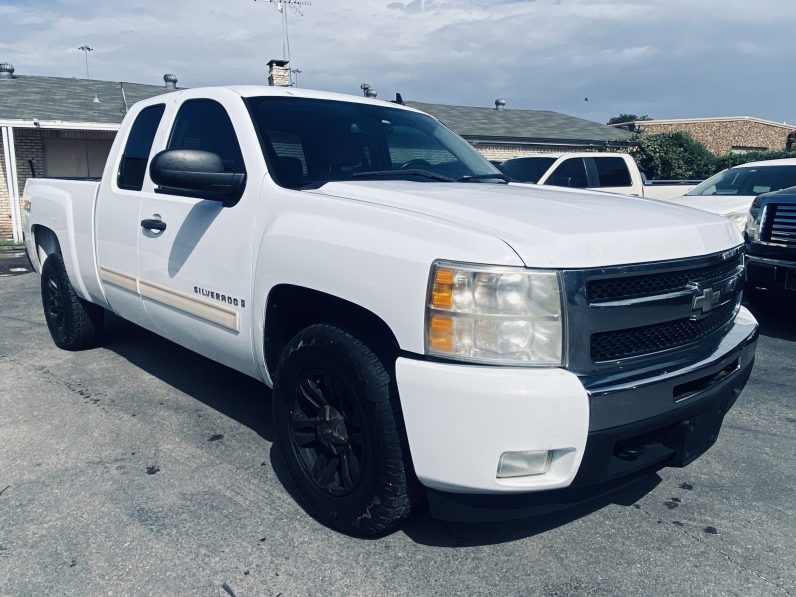 
								2009 CHEVROLET SILVERADO 1500 EXTENDED CAB LT PICKUP 4D 6 1/2 FT full									