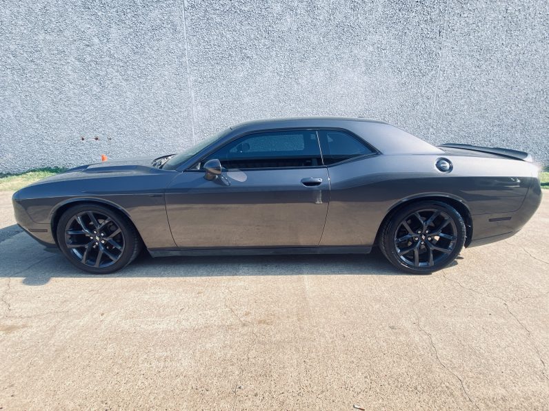 
								2019 Dodge Challenger SXT full									