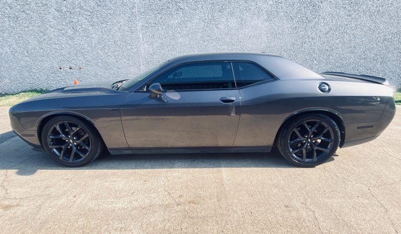 
								2019 Dodge Challenger SXT full									