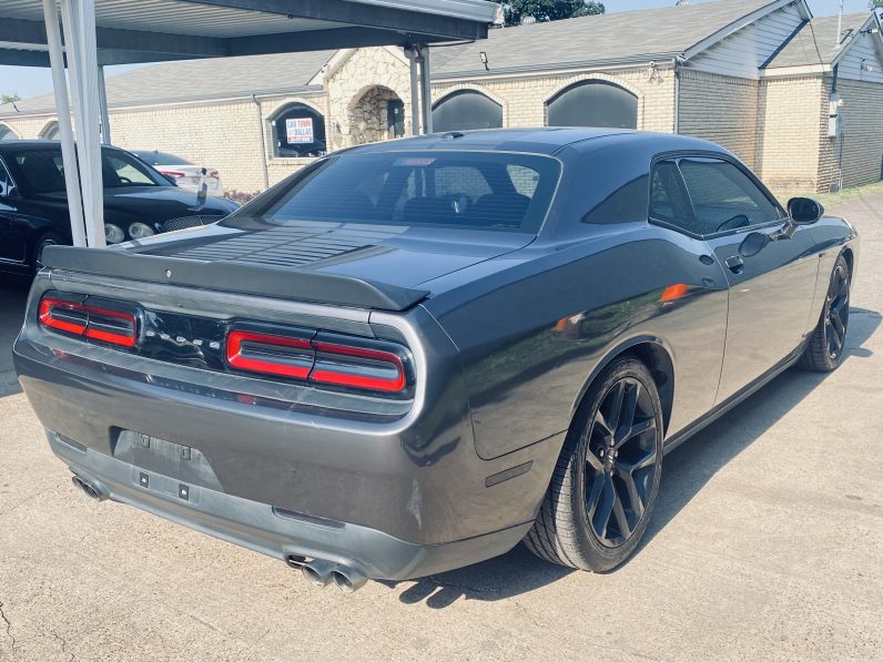 
								2019 Dodge Challenger SXT full									