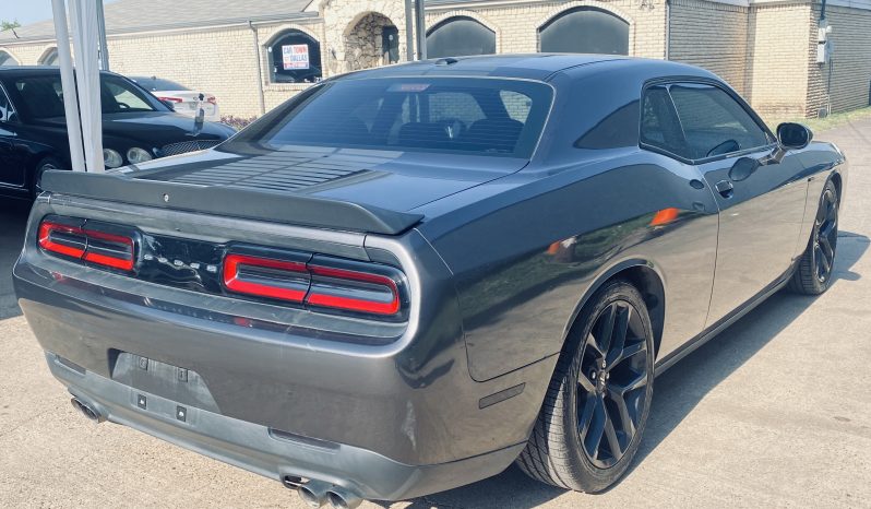 
								2019 Dodge Challenger SXT full									