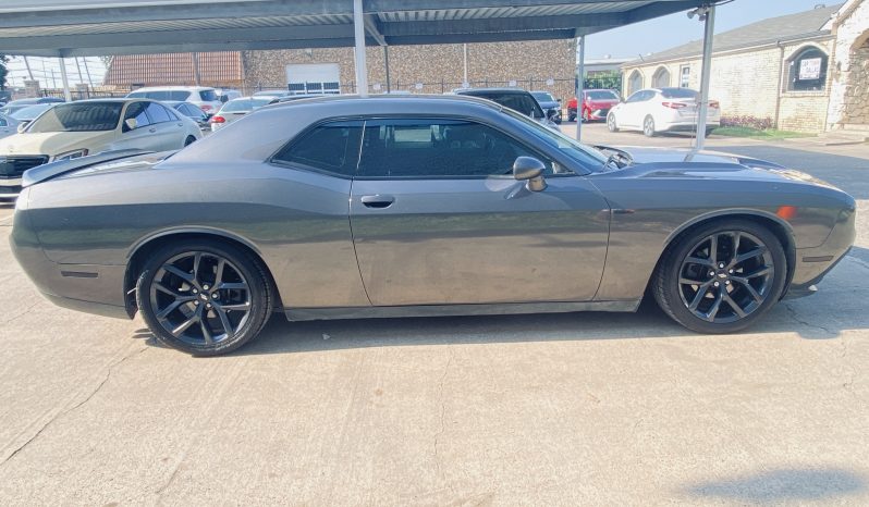 
								2019 Dodge Challenger SXT full									