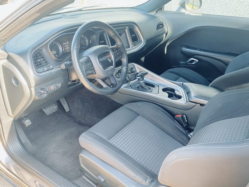 
								2019 Dodge Challenger SXT full									