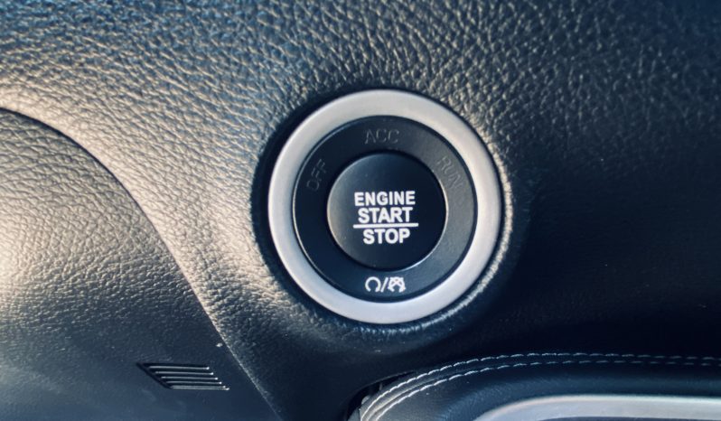 
								2019 Dodge Challenger SXT full									