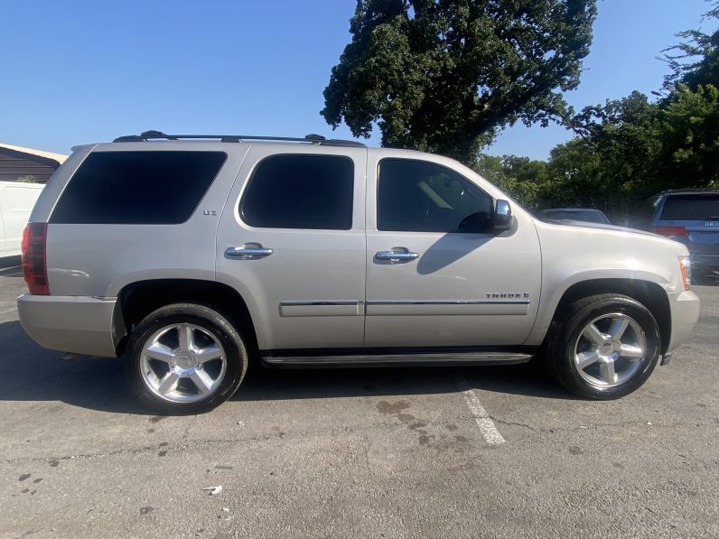 
								CHEVROLET Tahoe LTZ 2009 Sport Utility Vehicle (SUV) full									