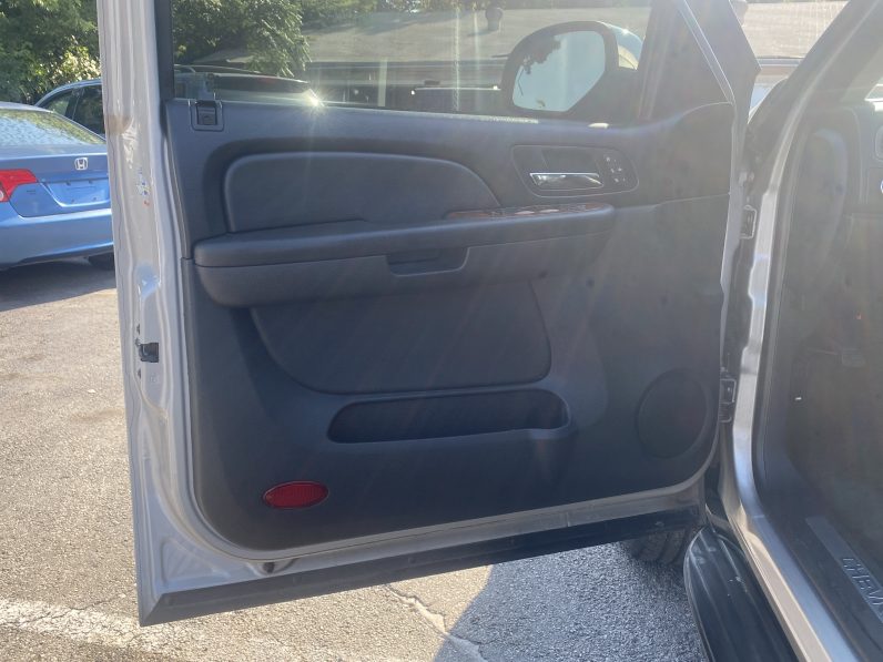 
								CHEVROLET Tahoe LTZ 2009 Sport Utility Vehicle (SUV) full									