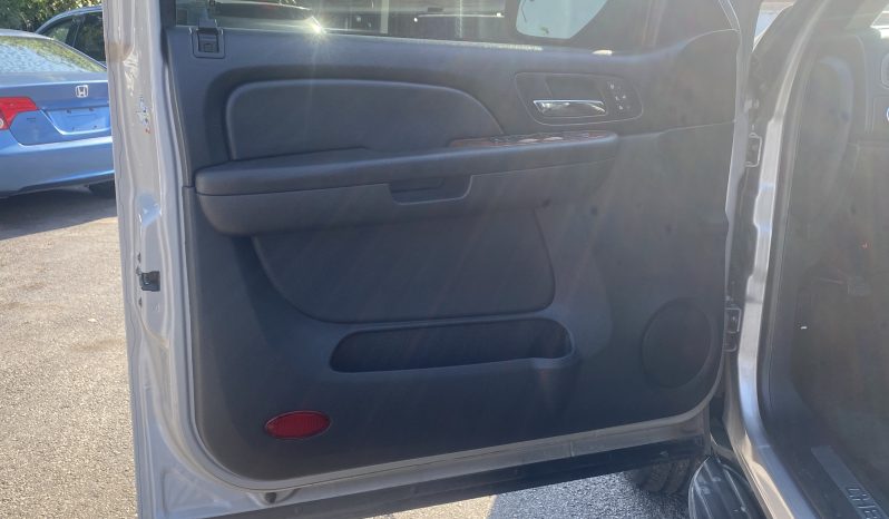 
								CHEVROLET Tahoe LTZ 2009 Sport Utility Vehicle (SUV) full									