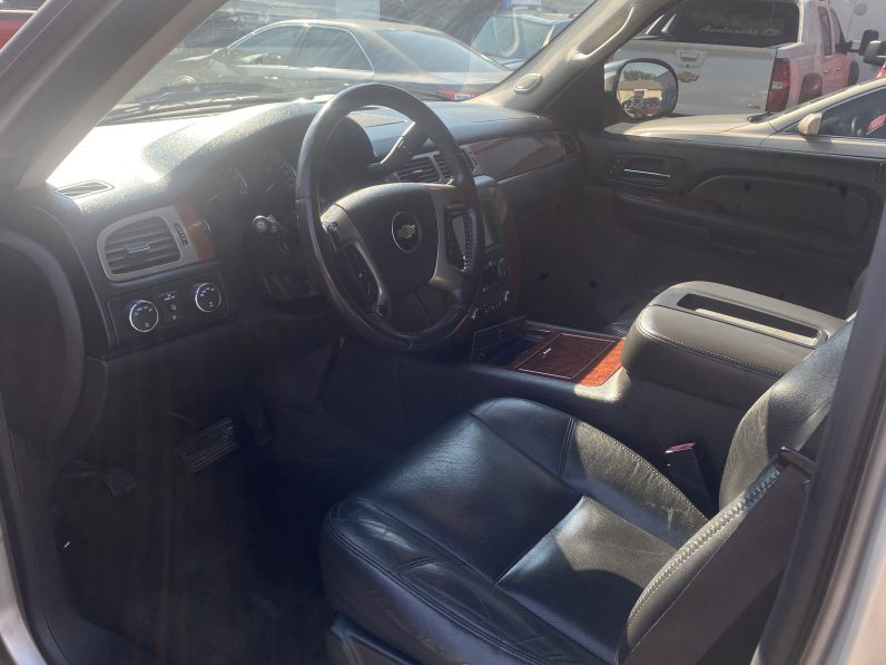 
								CHEVROLET Tahoe LTZ 2009 Sport Utility Vehicle (SUV) full									