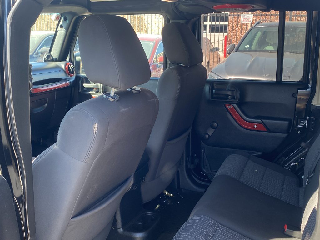 JEEP Wrangler Unlimited X 2011 Sport Utility Vehicle (SUV)