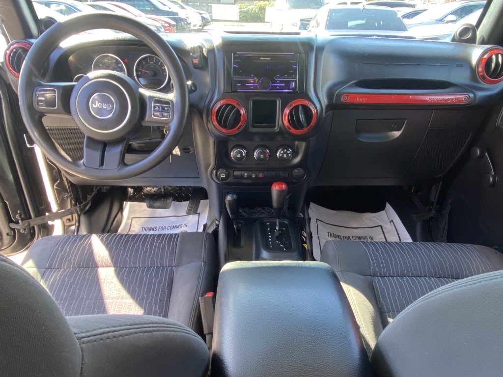 JEEP Wrangler Unlimited X 2011 Sport Utility Vehicle (SUV)