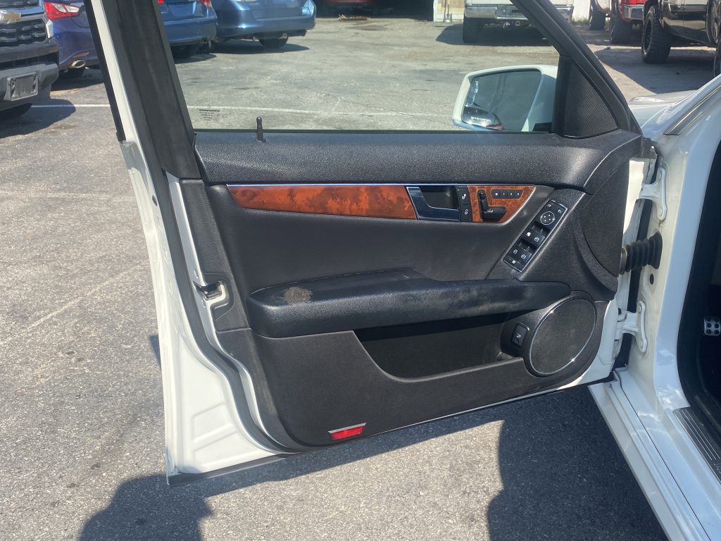 MERCEDES-BENZ C-Class C350 2010 Sedan/Saloon