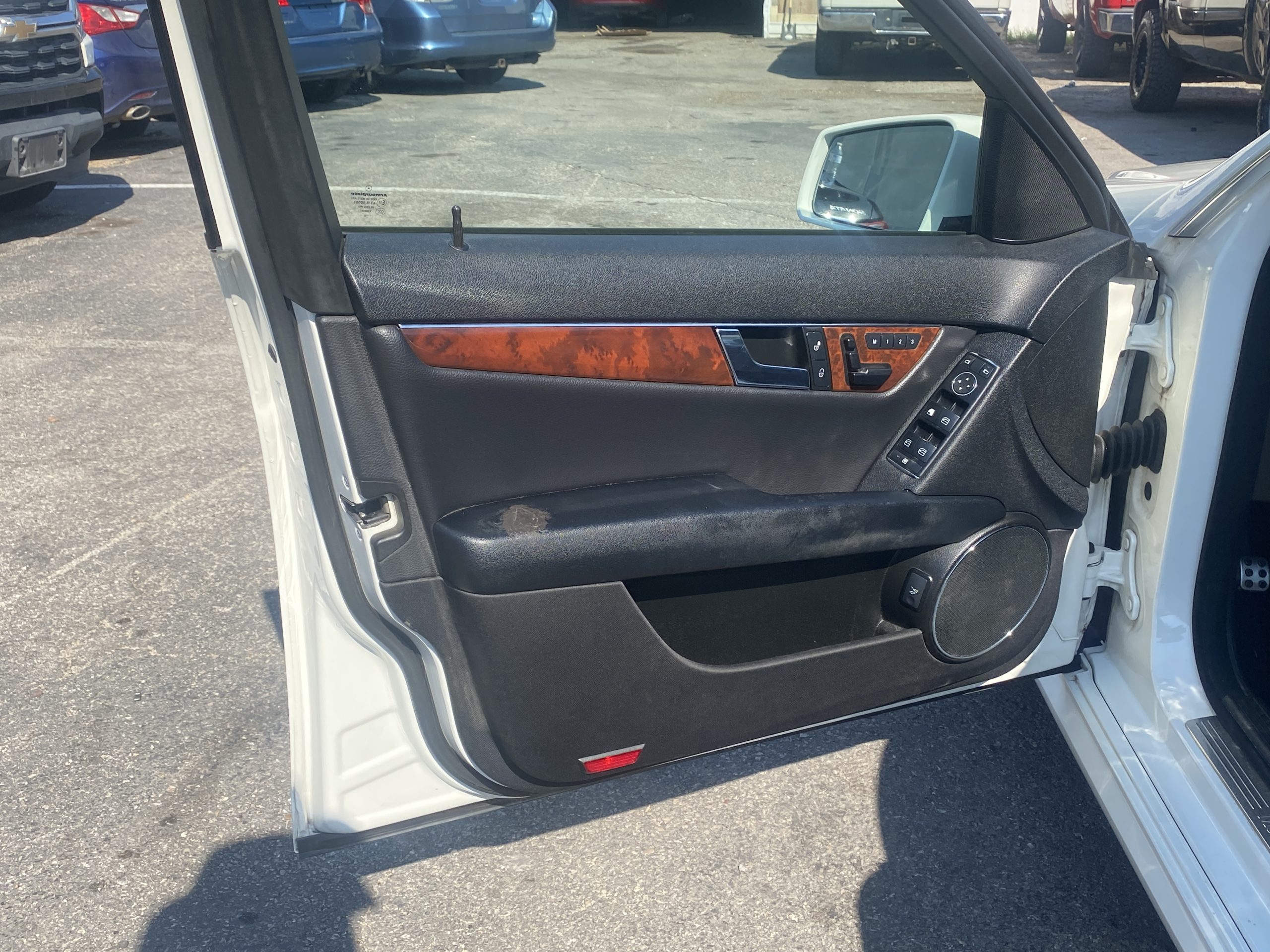 MERCEDES-BENZ C-Class C350 2010 Sedan/Saloon