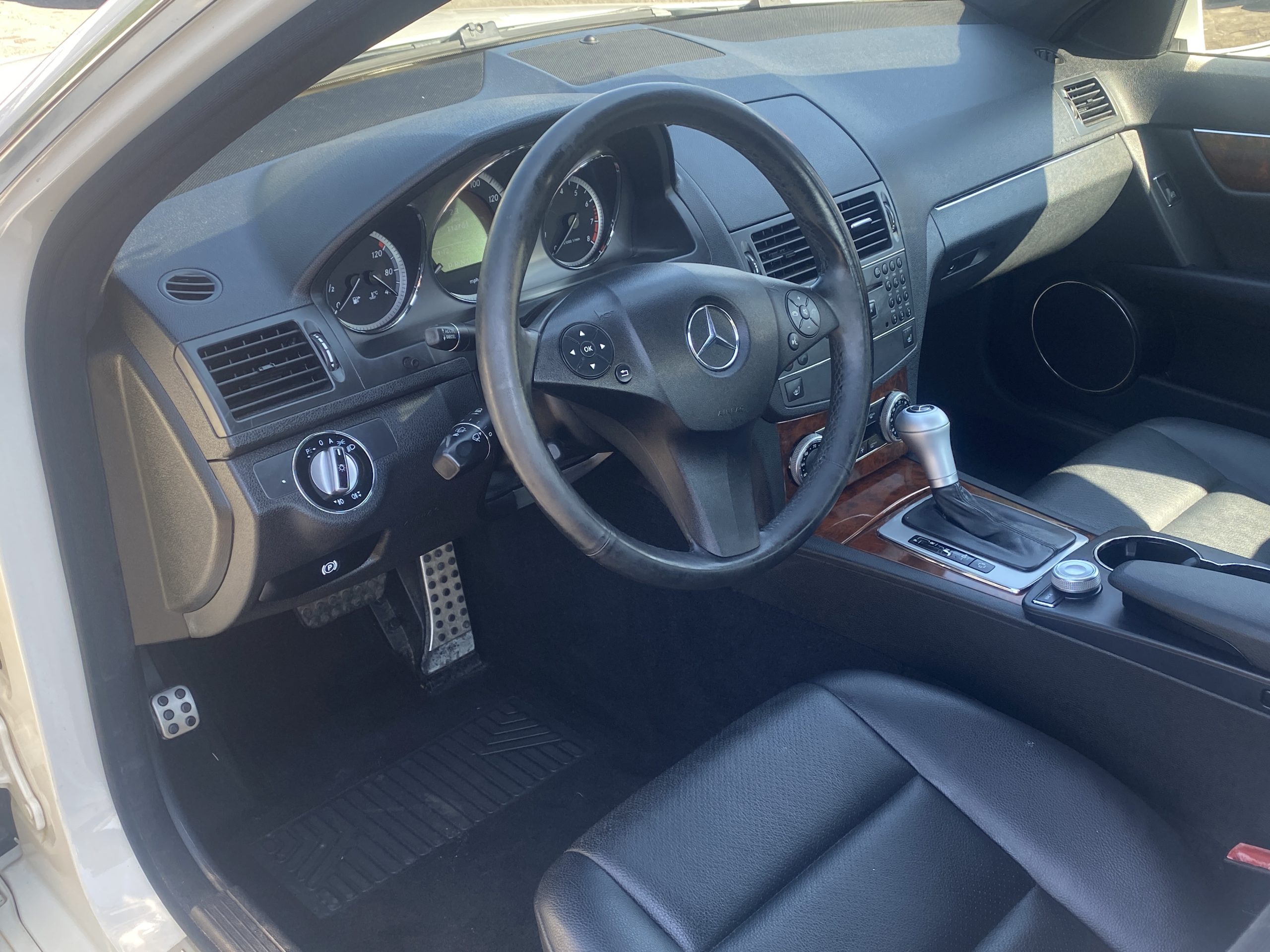 MERCEDES-BENZ C-Class C350 2010 Sedan/Saloon